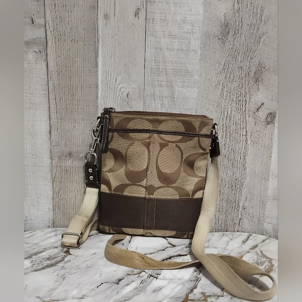🌸Y2K Coach Signature Crossbody in Brown and Tan🌸 Has imperfections - Picture 6 of 9